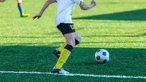 从2023年起，曼联成英超独树一帜奇观：三度领跑却屡战屡败的球队传奇！